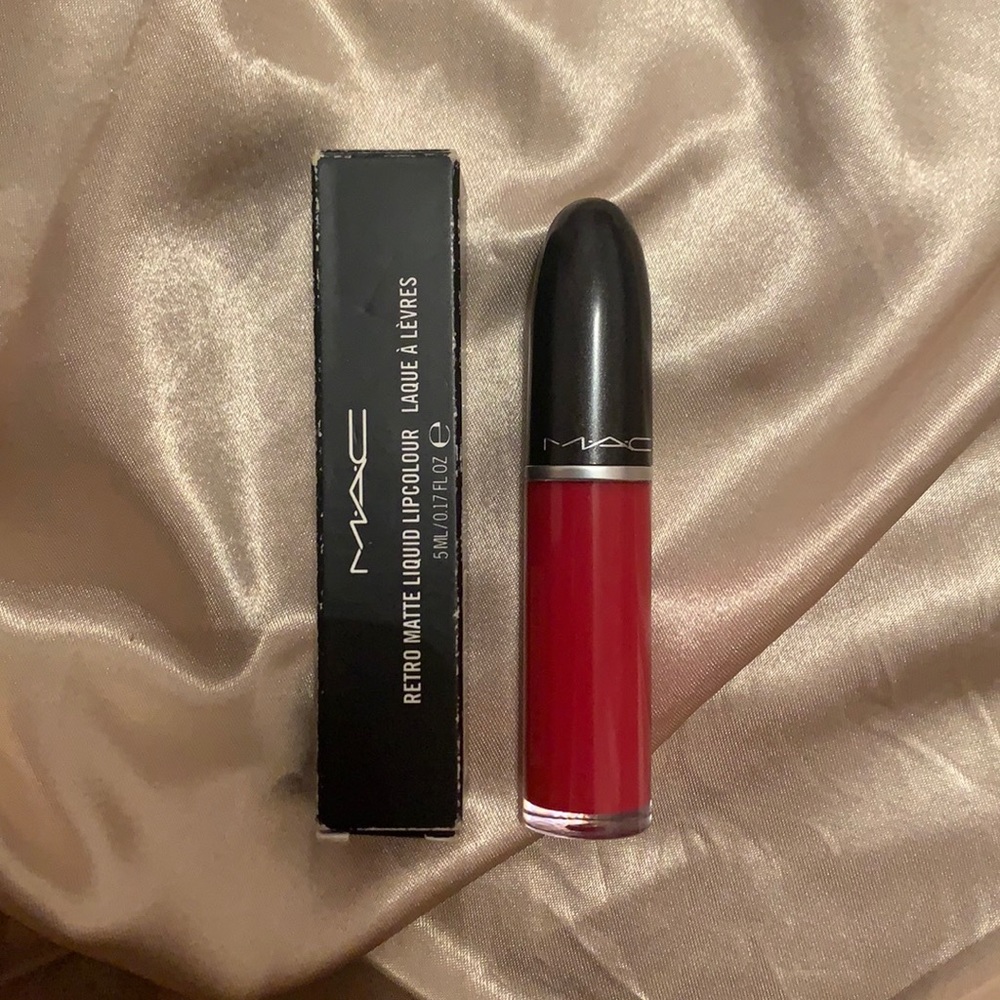 - Mac Cosmetics Liquid Lipstick